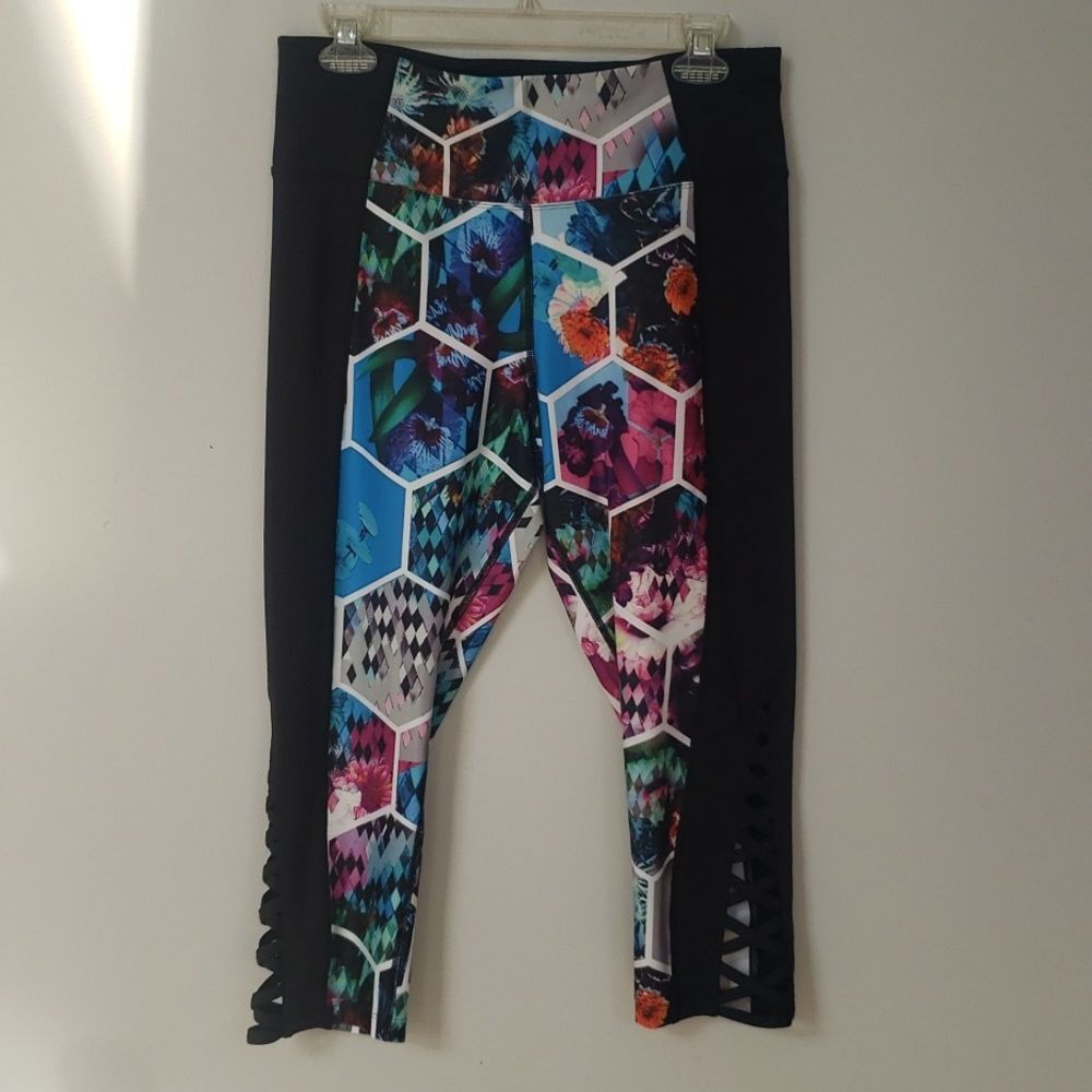 Betsey Johnson‎ Yoga Pant Womens Large Give Love Get Love Cropped Floral Black